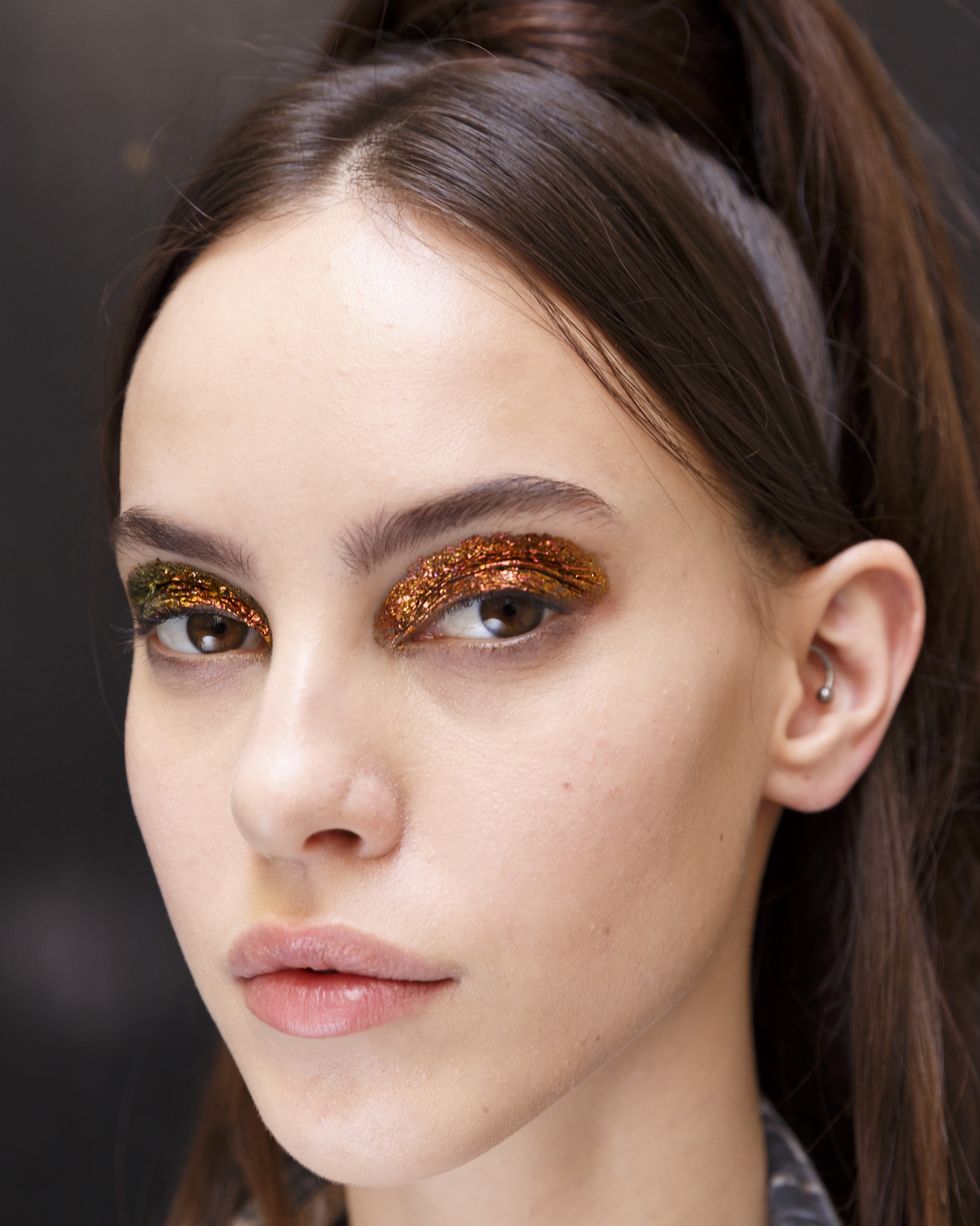  Idei de makeup pentru petrecerile de iarna