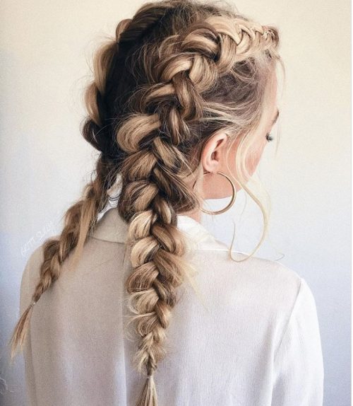 Cum sa iti aranjezi parul la plaja