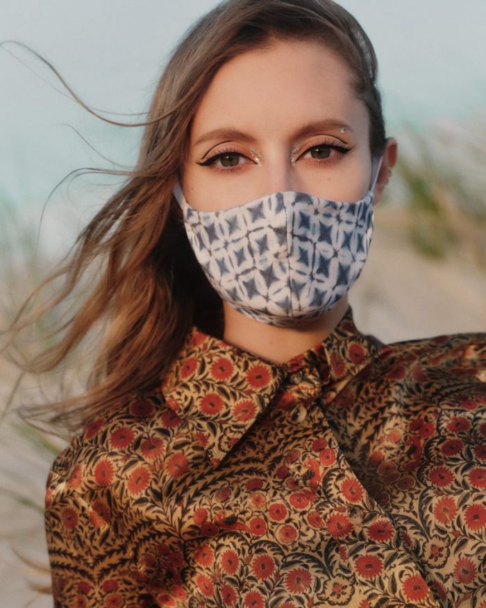 Cum sa asortezi machiajul cu masca de protectie